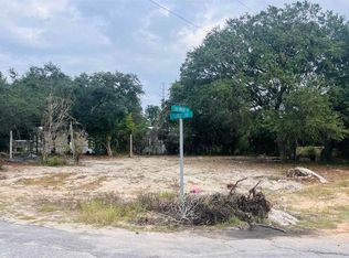 2912 Sherwood Dr, Navarre, FL 32566