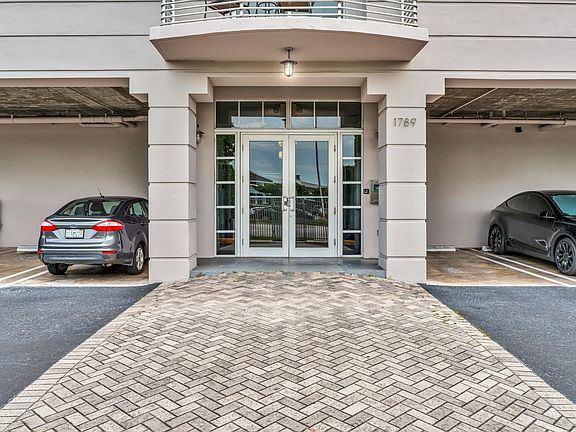 2nd image of 1789 NE Miami Gardens Dr #W605