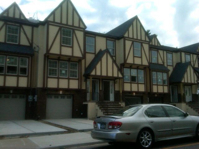 2nd image of 150 Scranton Ave