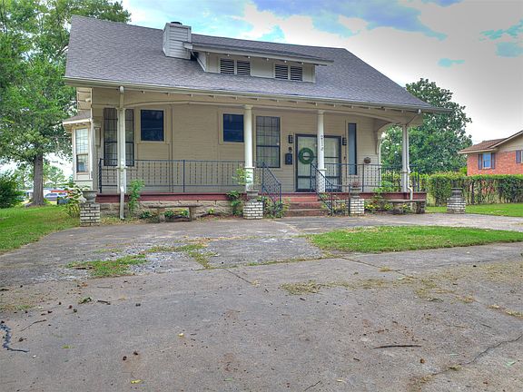 5th image of 211 N State St