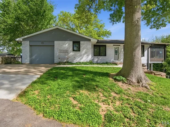 405 W Schaefer St, Columbia, IL 62236