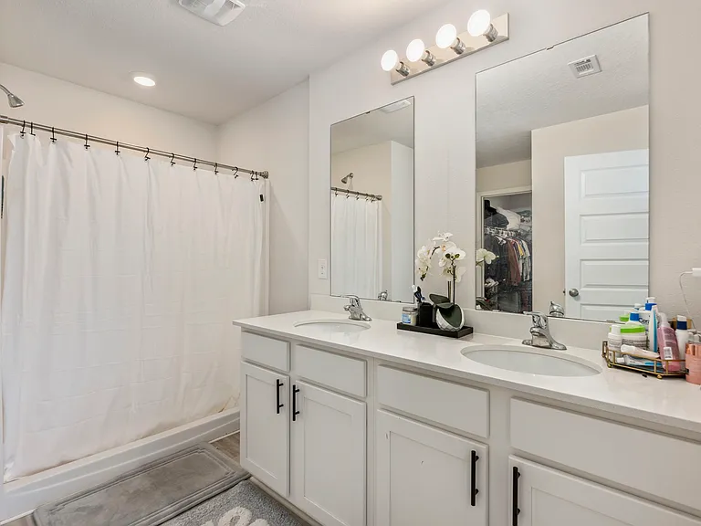 4735 Airmen Dr — Photo 16