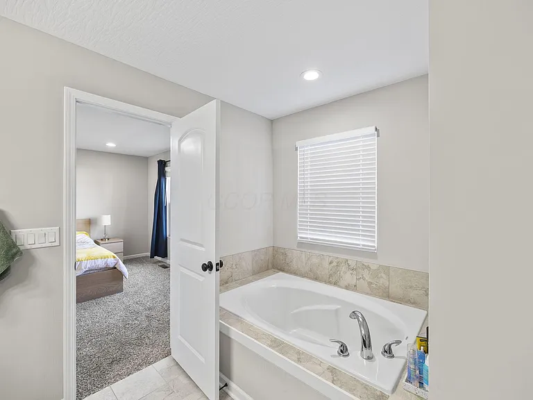 121 Sienna Glenn Dr — Photo 28