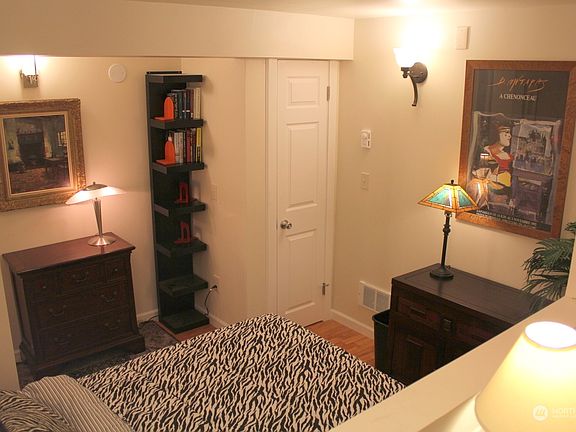 4th image of 10740 Greenwood Avenue N