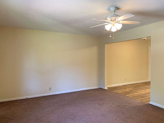 4th image of 671B Country Club Rd APT 2B