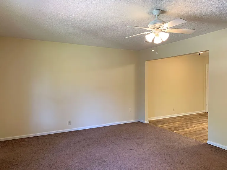 671B Country Club Rd #2B — Photo 4