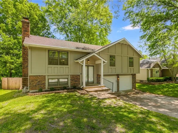 207 12th Ave N, Greenwood, MO 64034