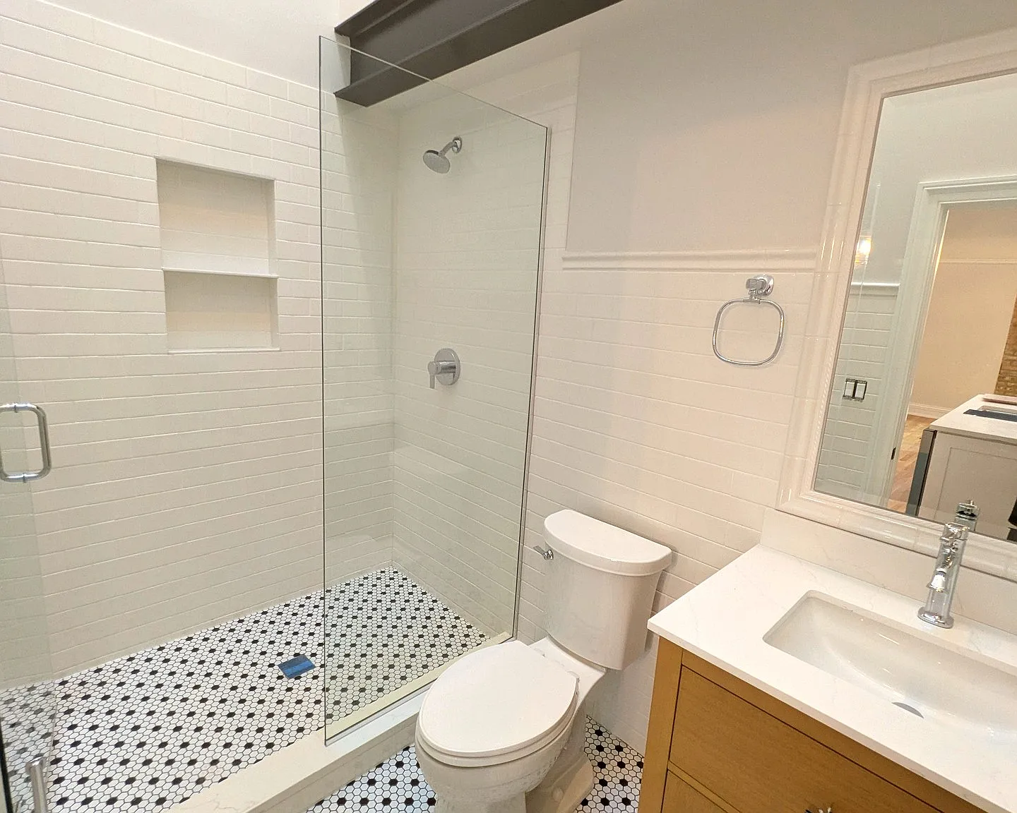 2 bed, 1200 sqft, $3,950 — Photo 3