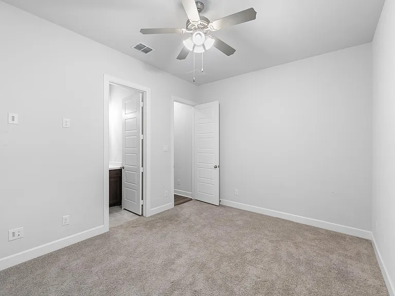 500 Samaritan Dr — Photo 31