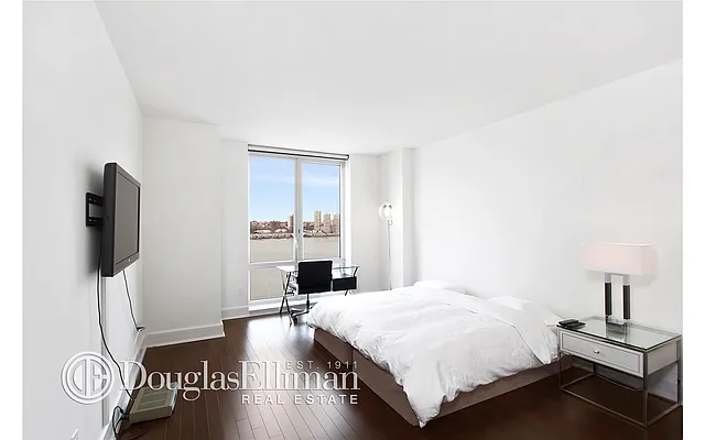 Rented by Douglas Elliman | media 61