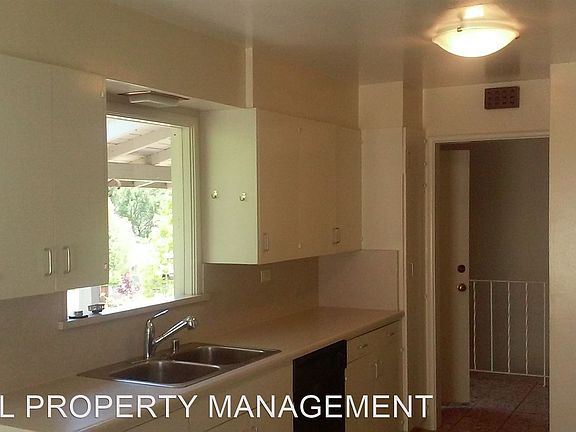 4th image of 1804 Chula Vista Dr