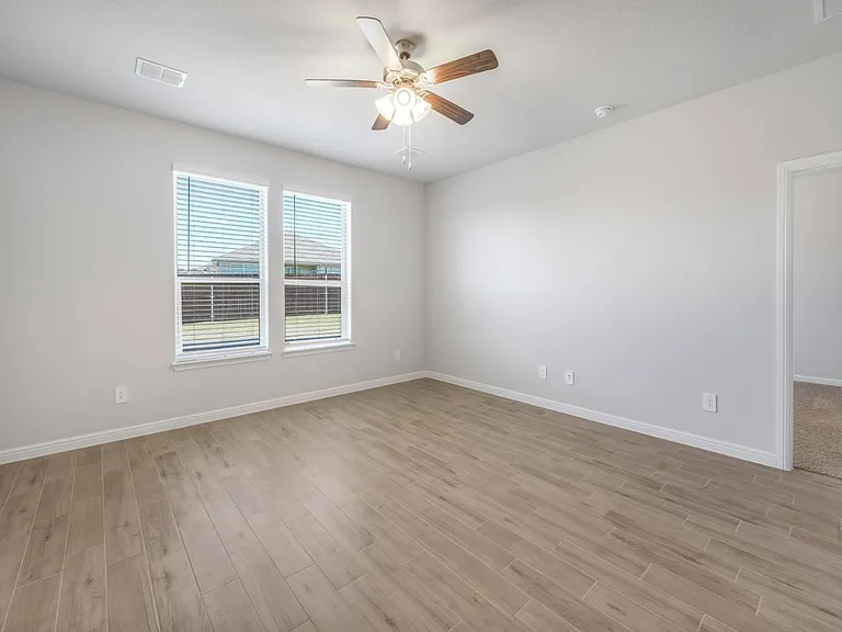 198 Bay Meadows Ln — Photo 11
