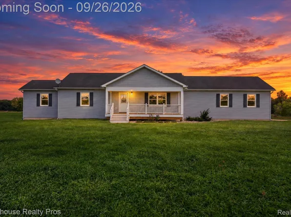 3141 Faussett Rd, Howell, MI 48855