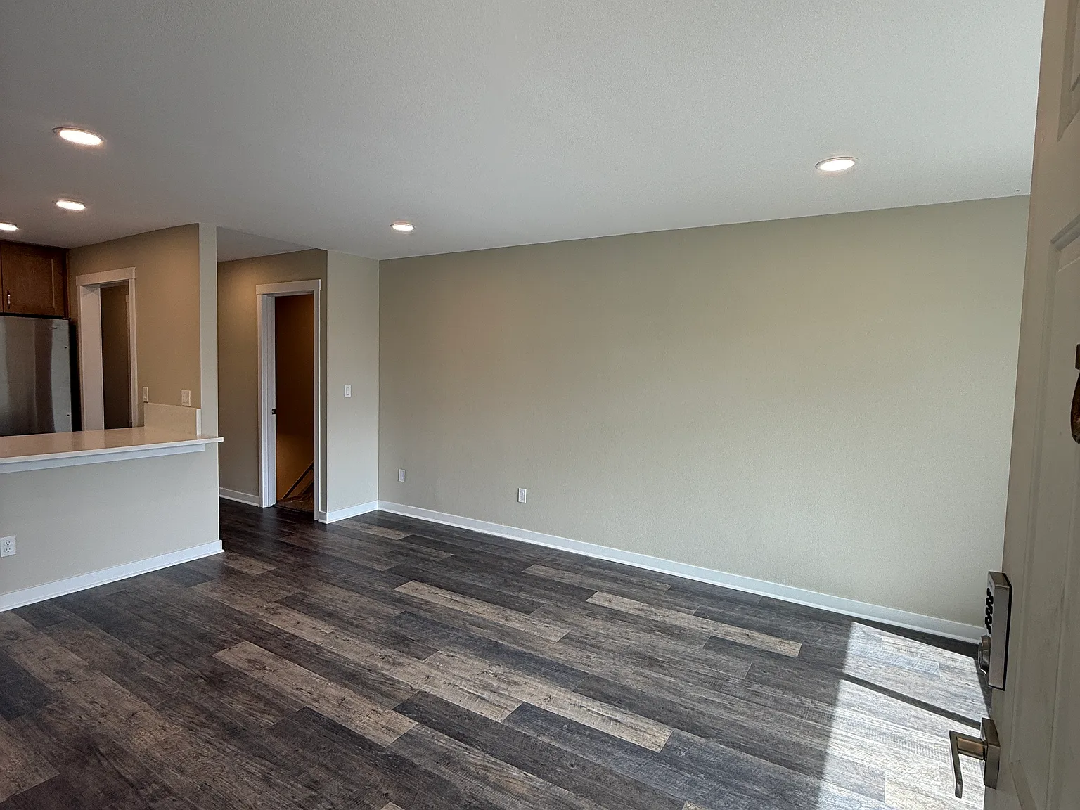 3 bed, 1335 sqft, $2,950 — Photo 3