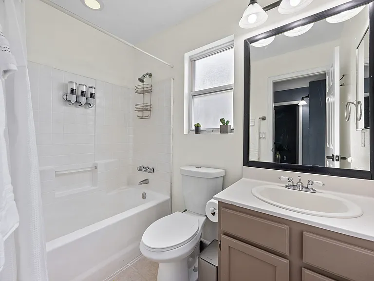 9506 Ravenrock Dr — Photo 32