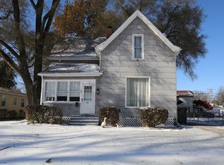 315 N Jackson St, Clinton, IL 61727