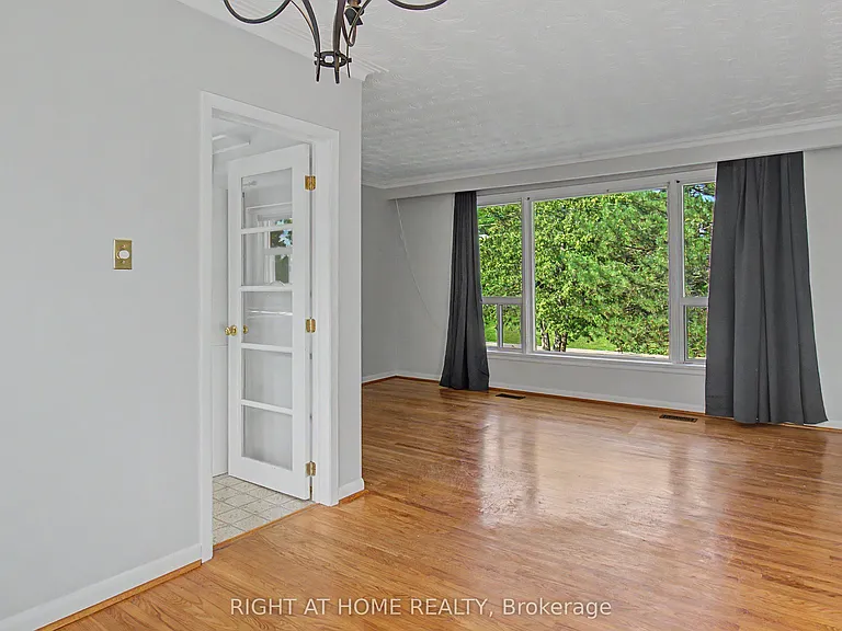426 Seaton Dr #UPPER — Photo 4