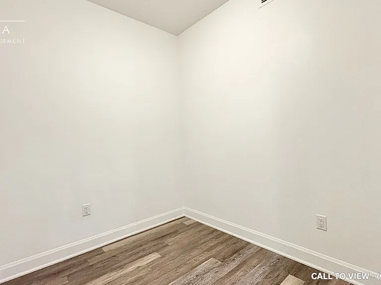 50 Lakebreeze Dr #105 — Photo 8