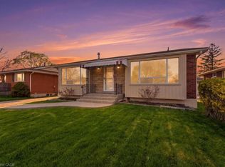 21 Crane Ct, Hamilton, ON L9A 3Z1