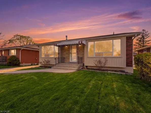 21 Crane Ct, Hamilton, ON L9A 3Z1