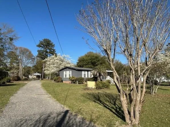 1724 Camp Shelor Dr, Manning, SC 29102