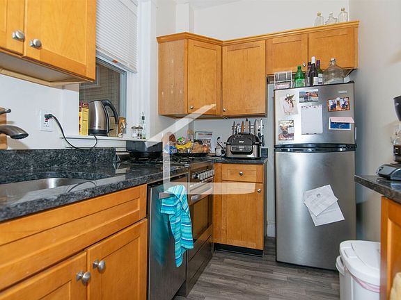 22 Orkney #2 Boston - Brighton Unit Photo 3