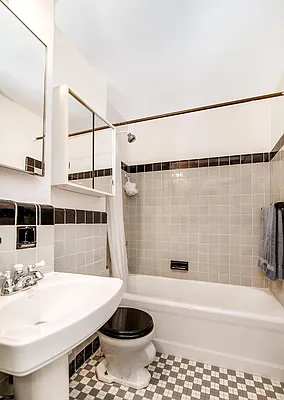 Rented by Bank Neary | media 39