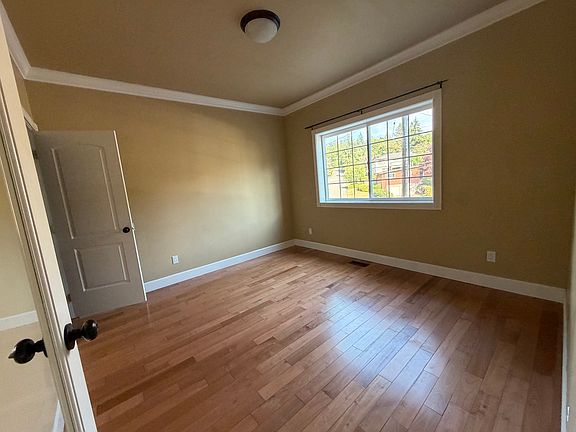 4th image of 7632 SE 37th Pl