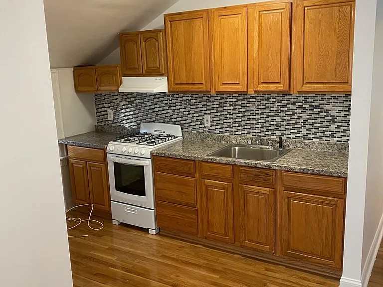 29 Waldo Ave #3 — Photo 16