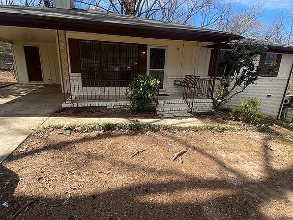 2nd image of 2404 Debbie Dr