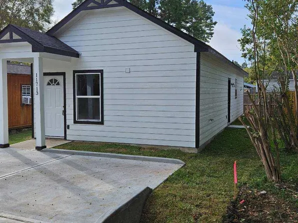 11706 White Cedar St, Willis, TX 77318