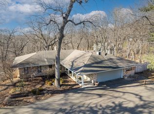 2865 Breezy Heights Rd, Wayzata, MN 55391