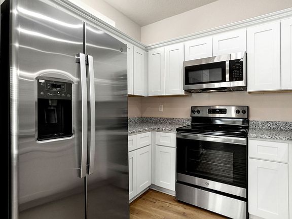 3rd image of 811 Soria Pl Unit 101