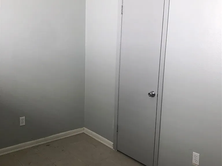 404 James St — Photo 9