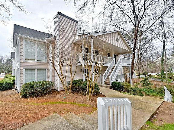 2nd image of 107 Countryside Ln SE