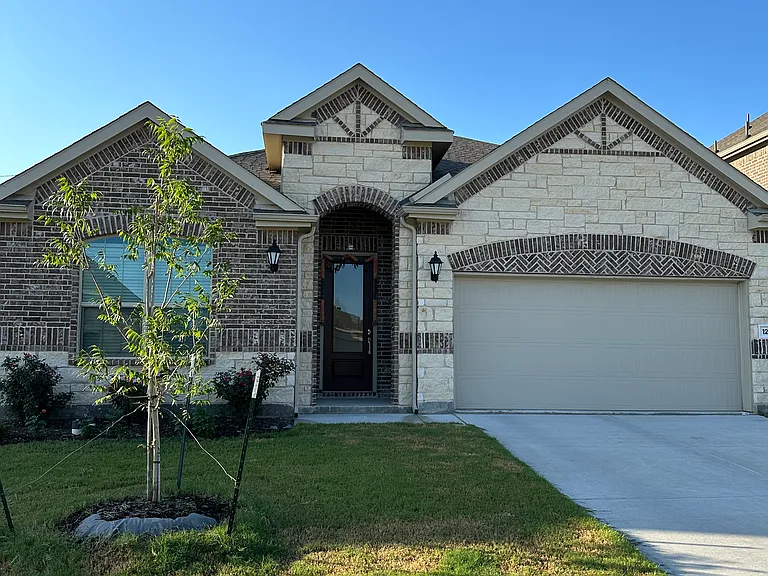 1200 Sassafras Dr — Photo 1