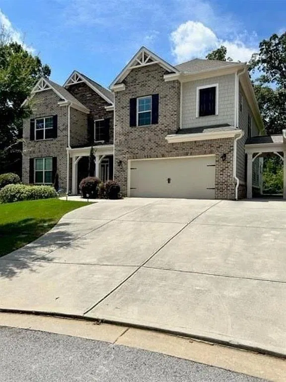 5 bed, 4.5 bath, 4224 sqft, $4,000 — Photo 1