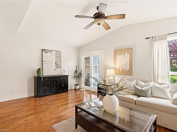 5th image of 635 Royal Fern St