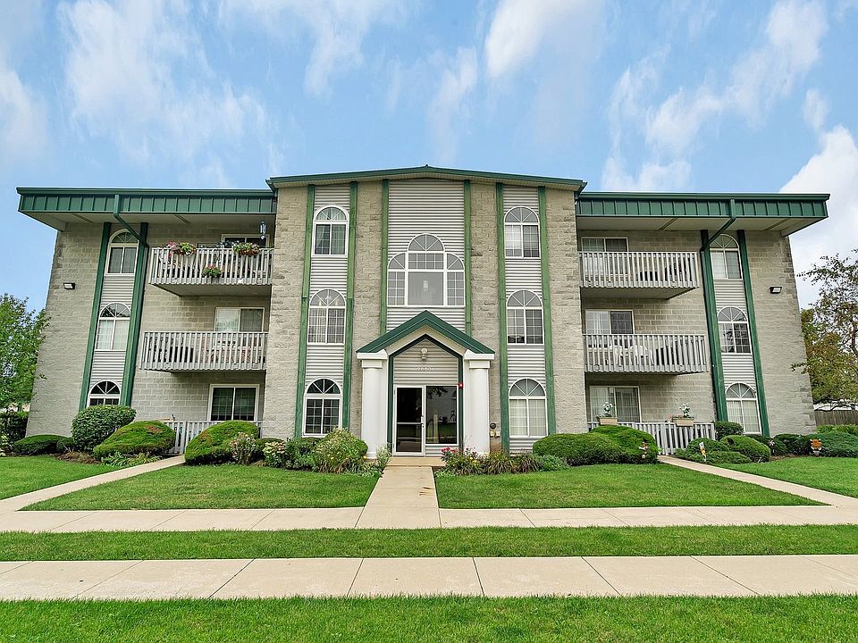 1st image of 2883 Heritage Dr APT 3A