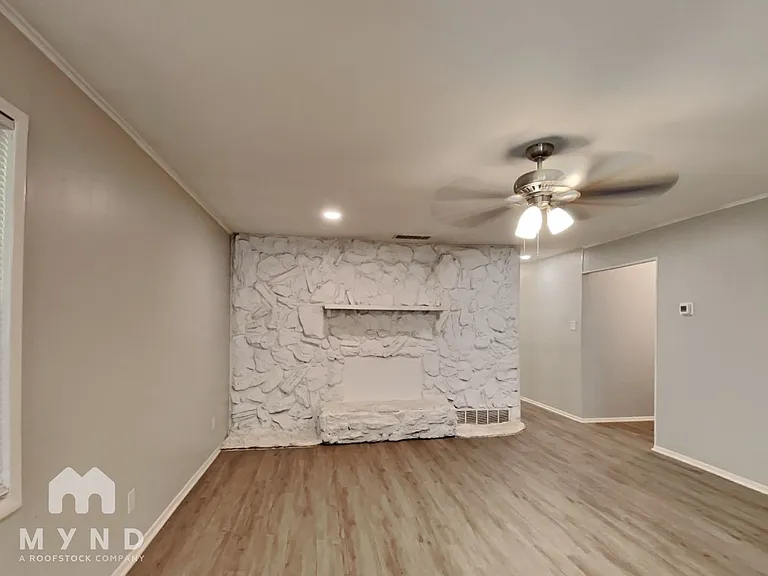 904 Redbud St — Photo 8