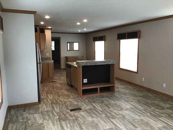 4th image of 2937 Mallow St #634
