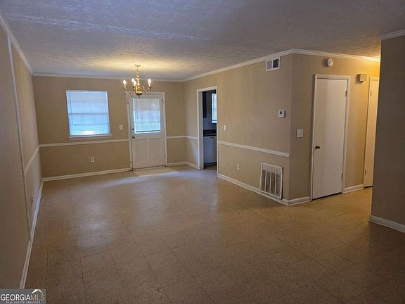 3rd image of 897 Six Oaks Cir APT B