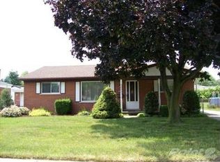 40703 Regency Dr, Sterling Heights, MI 48313