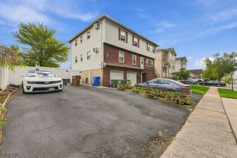 3 bed, 1.0 bath, $2,800 — Photo 2