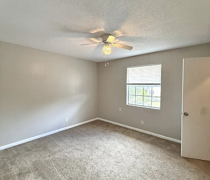101 Woodhouse Ln #D — Photo 8
