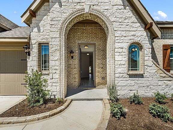 5th image of 1951 Cedarwood Dr