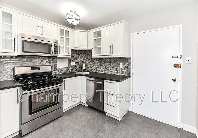 1250 4th St SW #W303 — Photo 4