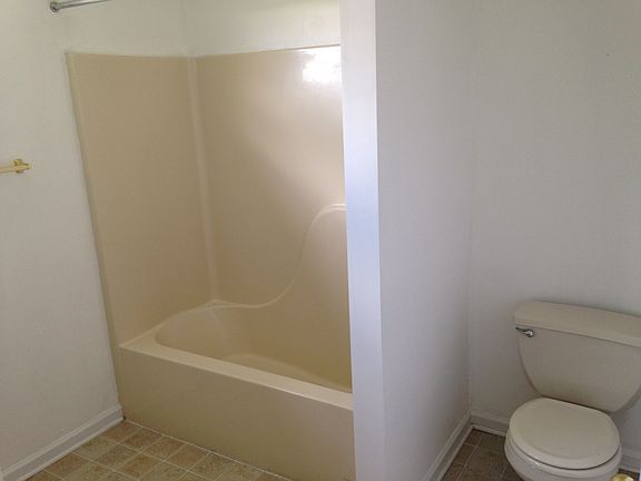 5th image of 738 Hollowood Ln