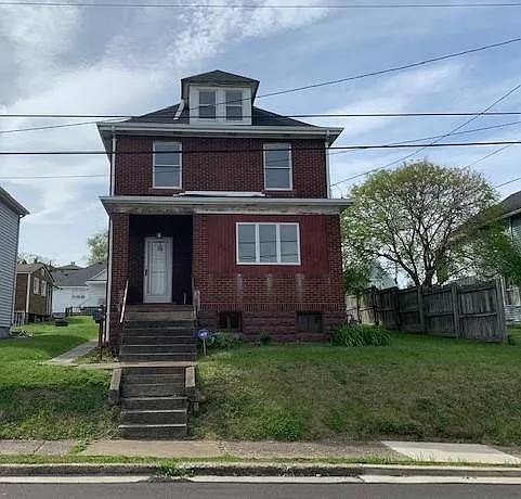 115 Brokaw Ave photo 1