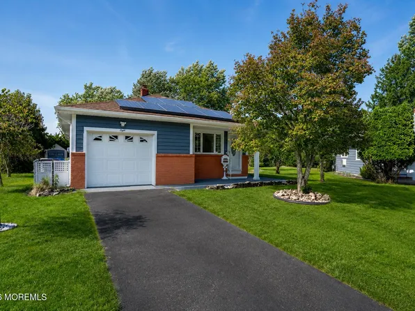 8 Fort DeFrance Avenue, Toms River, NJ 08757